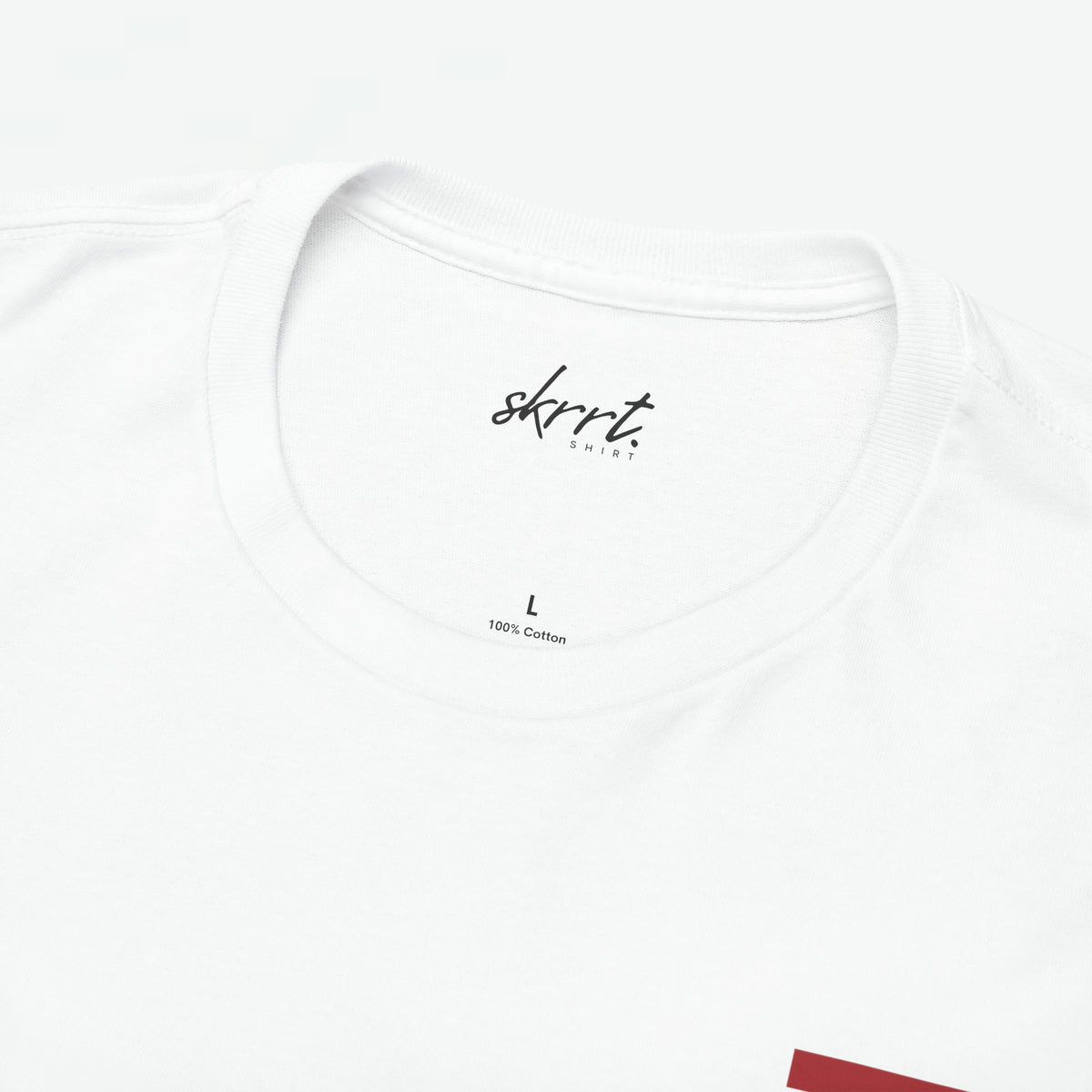 Wit T-shirt met ronde hals, merklogo op de binnenhals en '100% katoen' label