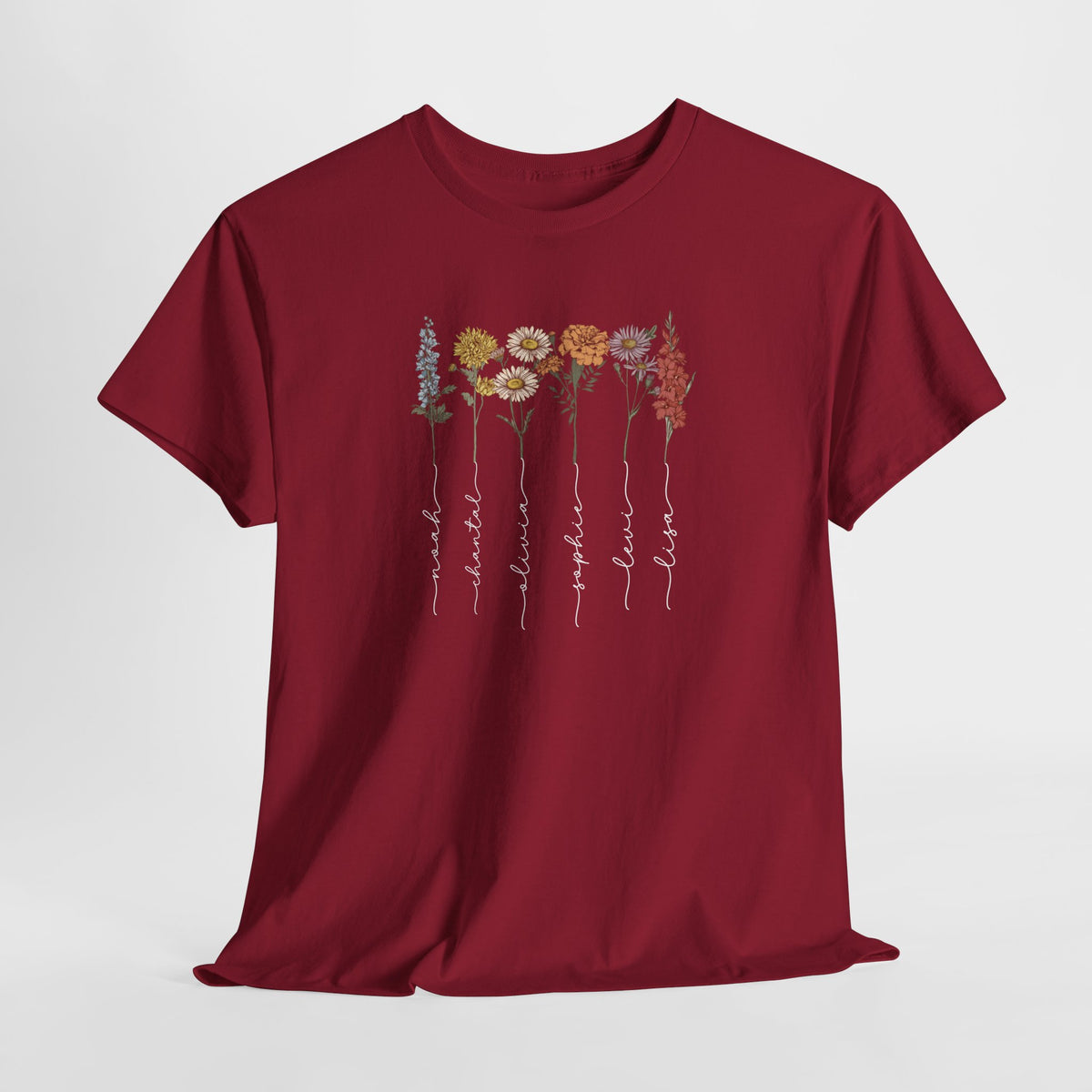T-shirt bordeaux met bloemenprint en sierlijke namen in wit en geel op de borst