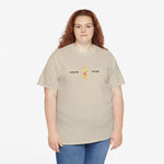 Zandkleurige oversized T-shirt gedragen met Mama Bear-print op de borst