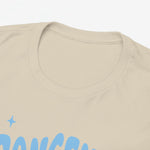 Beige T-shirt kraag met naad en deels zichtbare blauwe 'MAMA'-print