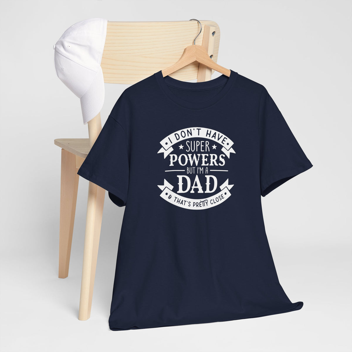 Donkerblauw T-shirt met ronde hals en witte opdruk 'Super Powers' met tekst 'Dad'
