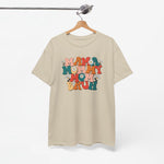 Beige T-shirt aan kleerhanger met mama-mommy-bruh print op de borst