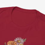 Rood T-shirt met ronde hals en deels zichtbare bloemenprint