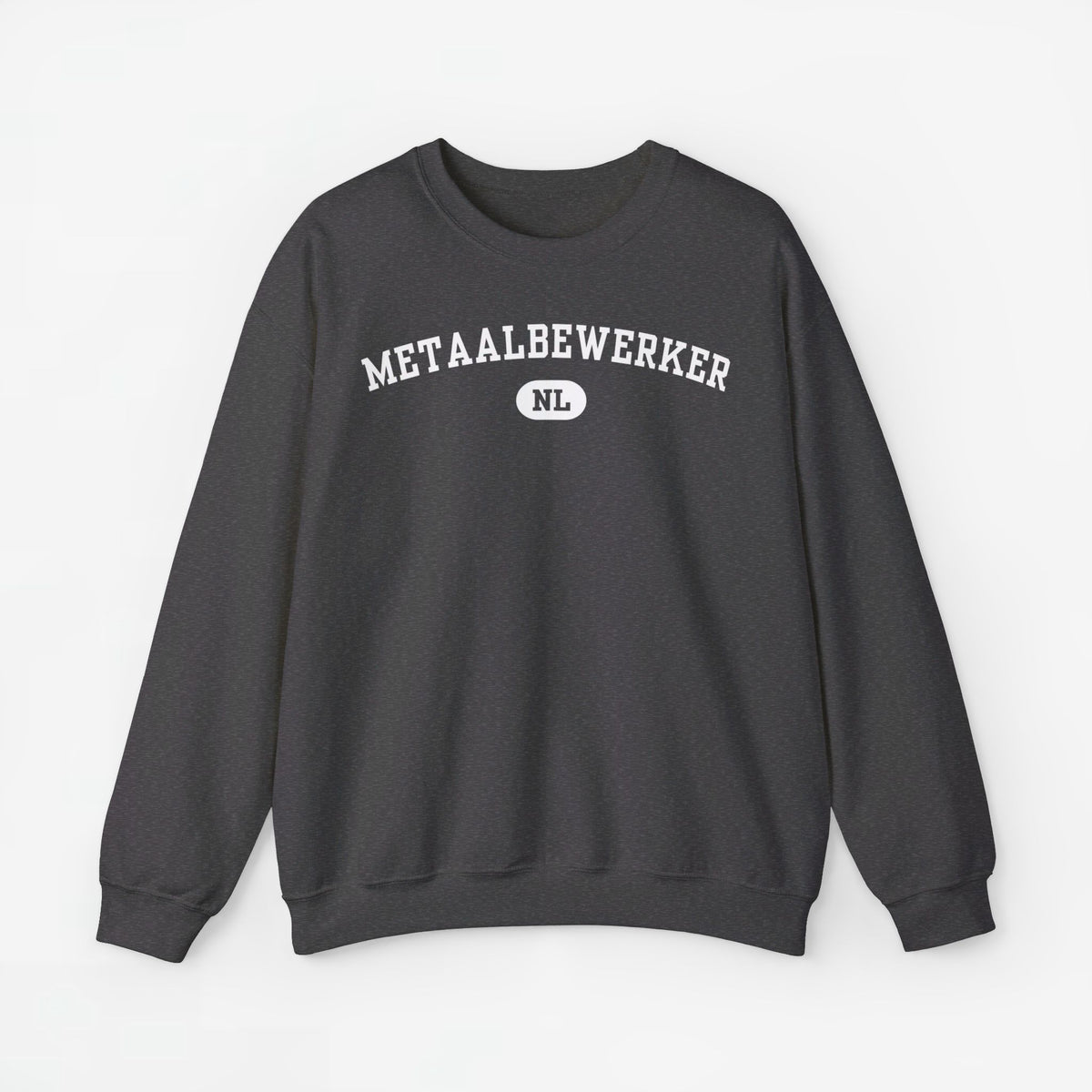 Donkergrijze trui met lange mouwen en “METAALBEWERKER” print met NL-logo.