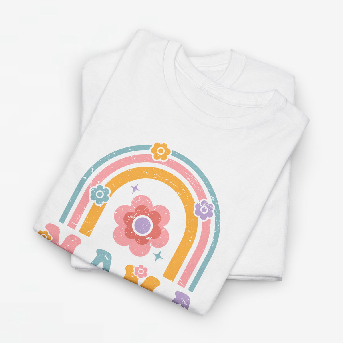 Witte oversized T-shirt met regenboogprint en bloemdecoratie op de borst