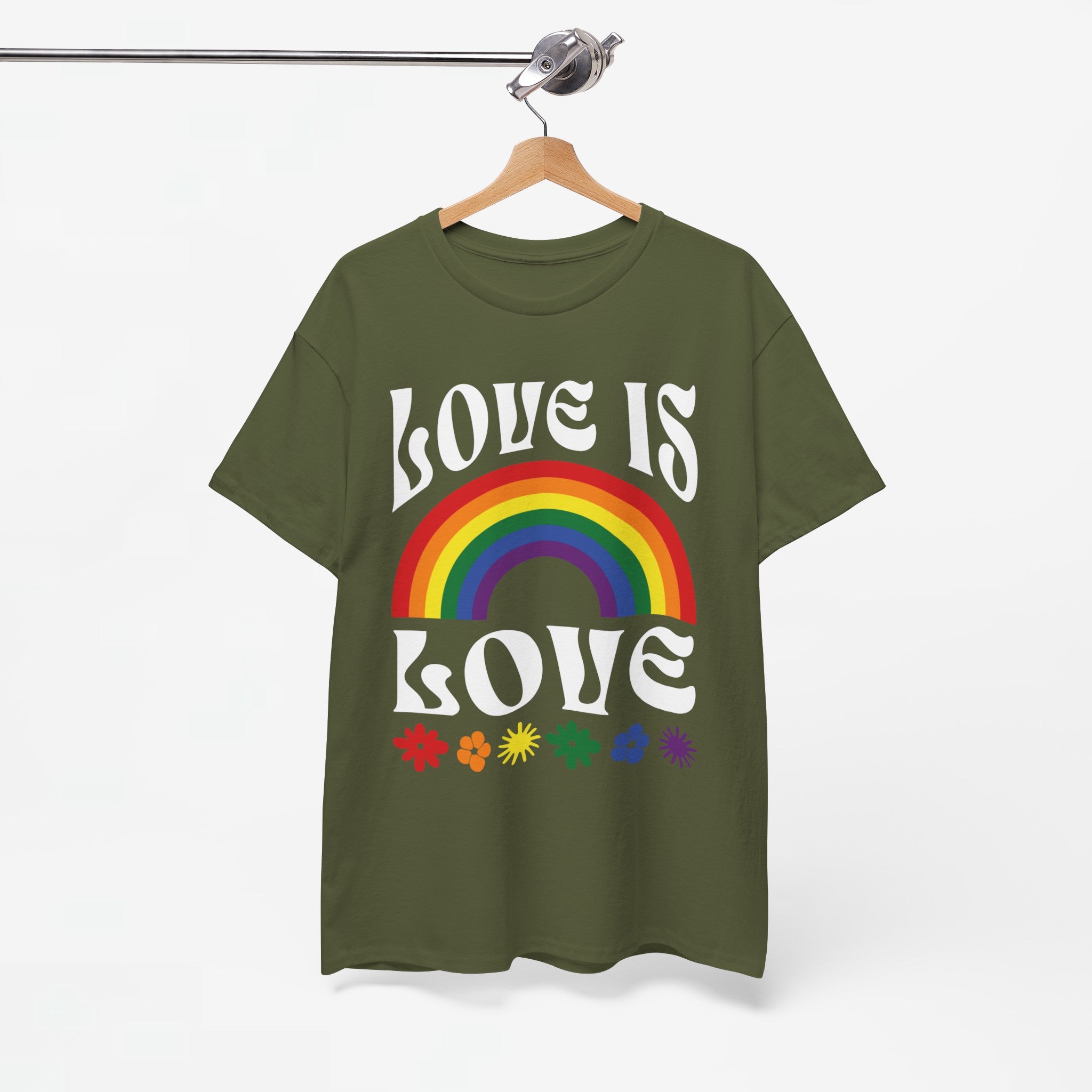 Gay Pride T-shirt - Love is love (witte tekst) - Oversized #54