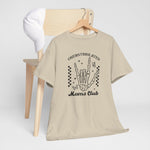 Oversized T-shirt zandkleurig met zwarte hand-illustratie en ‘Moms Club’