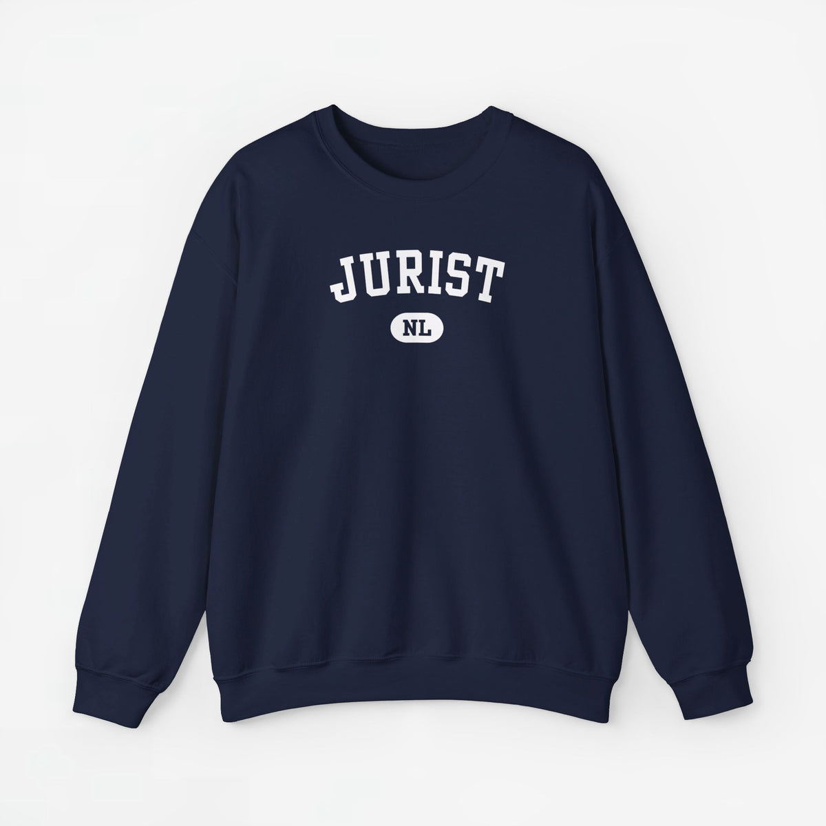 Donkerblauwe sweater met borstprint “JURIST” en “NL” in ronde badge
