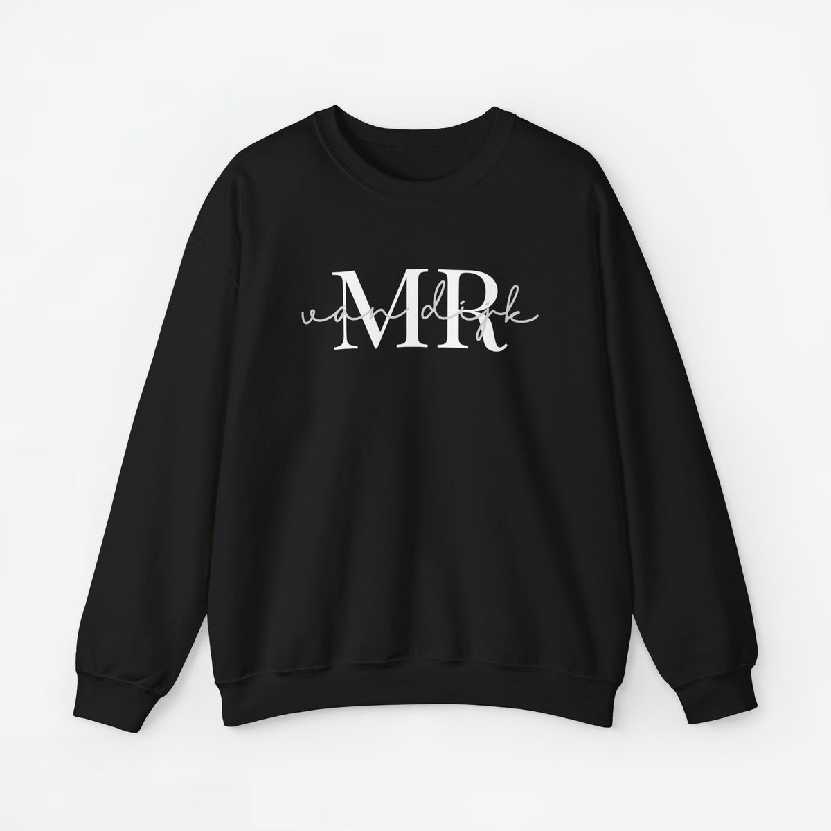Gepersonaliseerde sweatshirt zwart met opdruk “MR” op de borst
