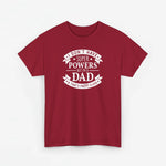 Bordeauxrode T-shirt met witte tekstprint “superpowers” en “dad”