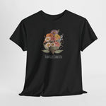 Zwarte T-shirt met bloemenboeketprint en 'Familie Jansen' onder de bloemen