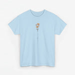 Lichtblauw gepersonaliseerd T-shirt met bloemenprint en verticale tekstlijn