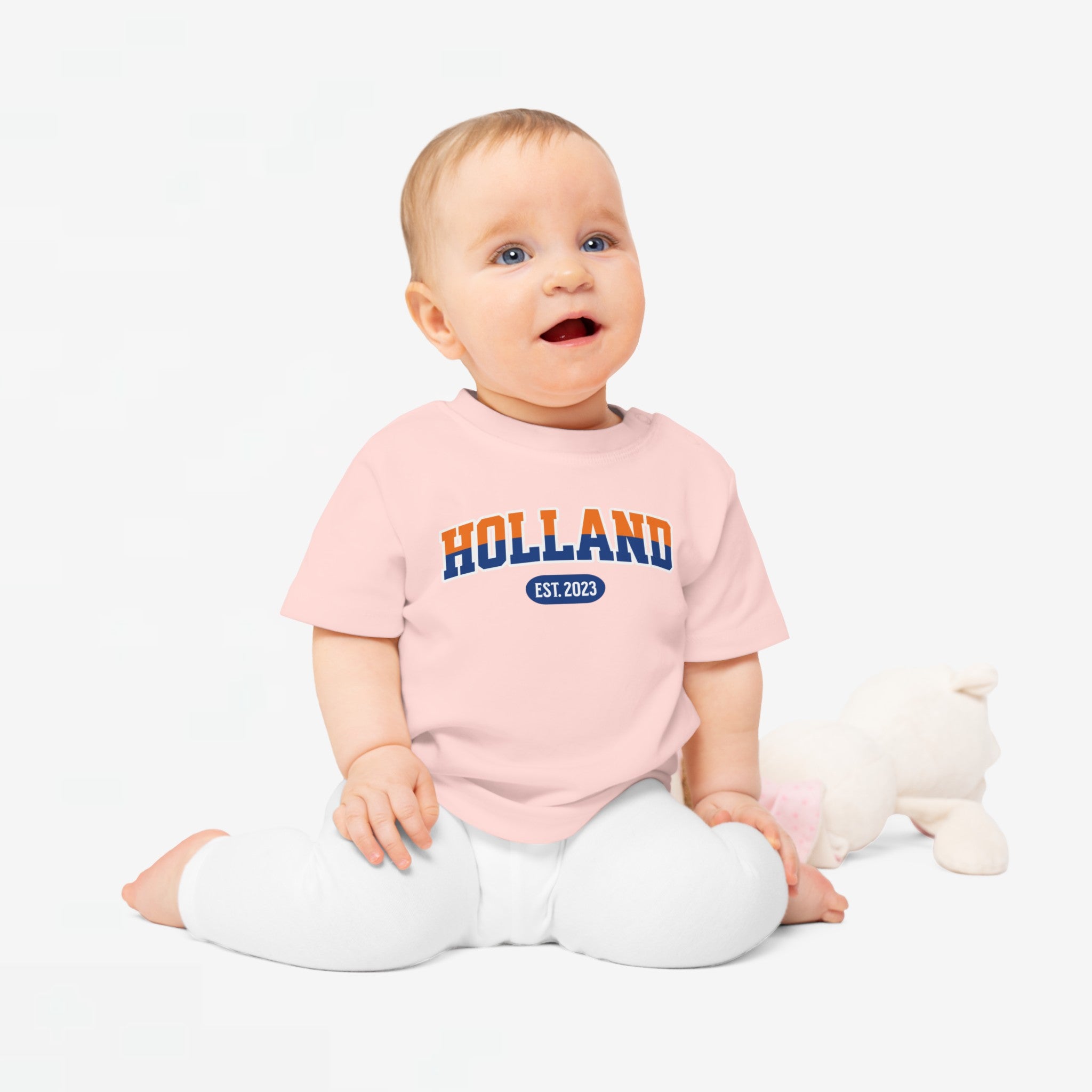 Baby T-shirt voor EK, WK en Koningsdag - Personaliseer met Naam, Jaar & Rugnummer - HOLLAND (oranje en blauwe tekst)