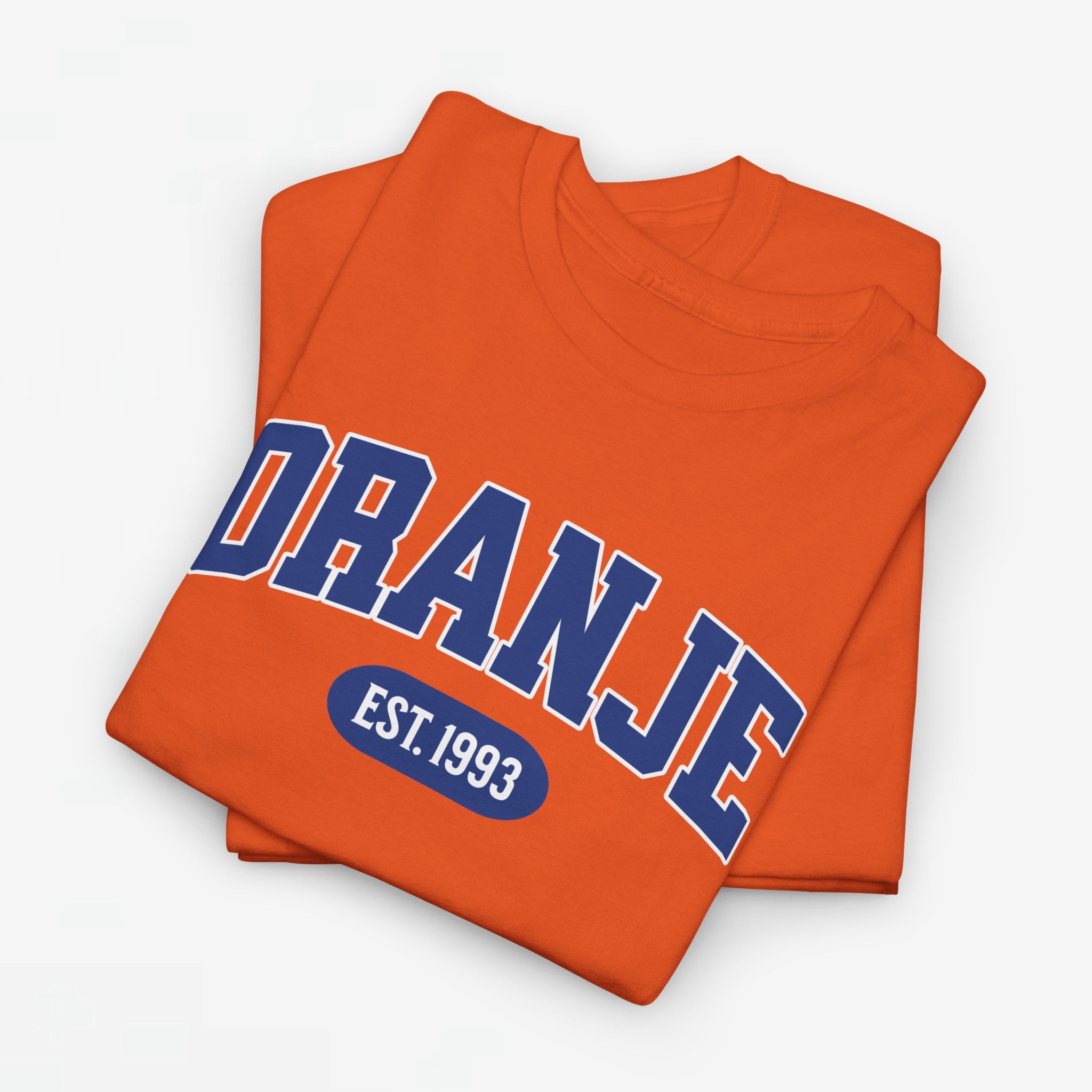 Oranje T-shirt voor EK, WK en Koningsdag - Personaliseer met Naam, Jaar & Rugnummer - ORANJE (blauwe tekst)