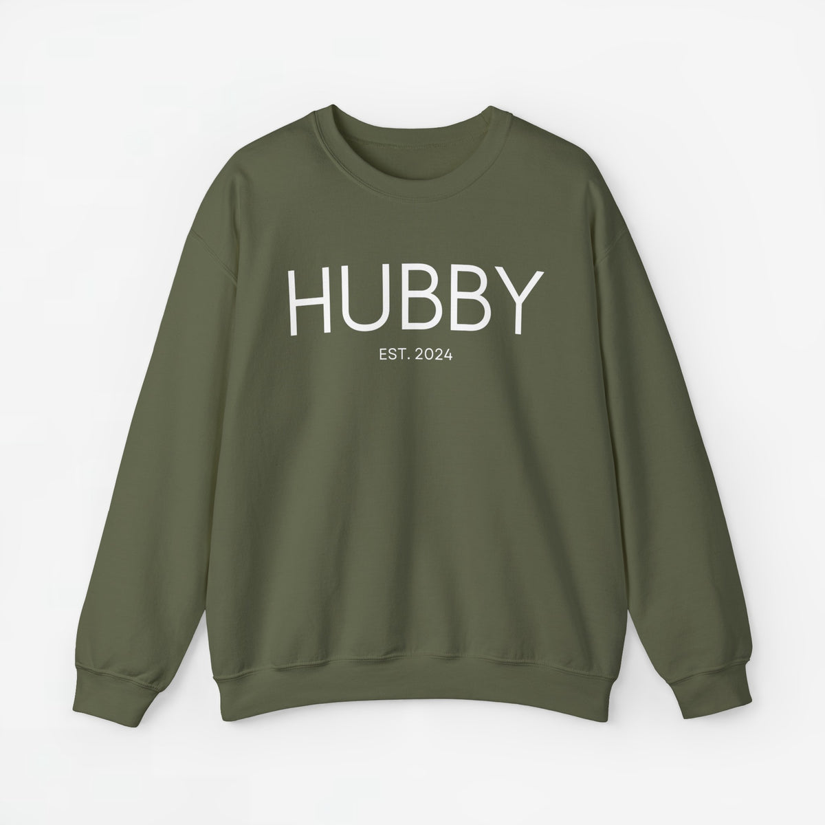 Olijfgroene sweater met borstopdruk HUBBY en EST. 2024, lange mouwen