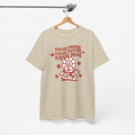 Sandkleurige oversized T-shirt met rode Moederdag-tekst en illustratie, frontaanzicht