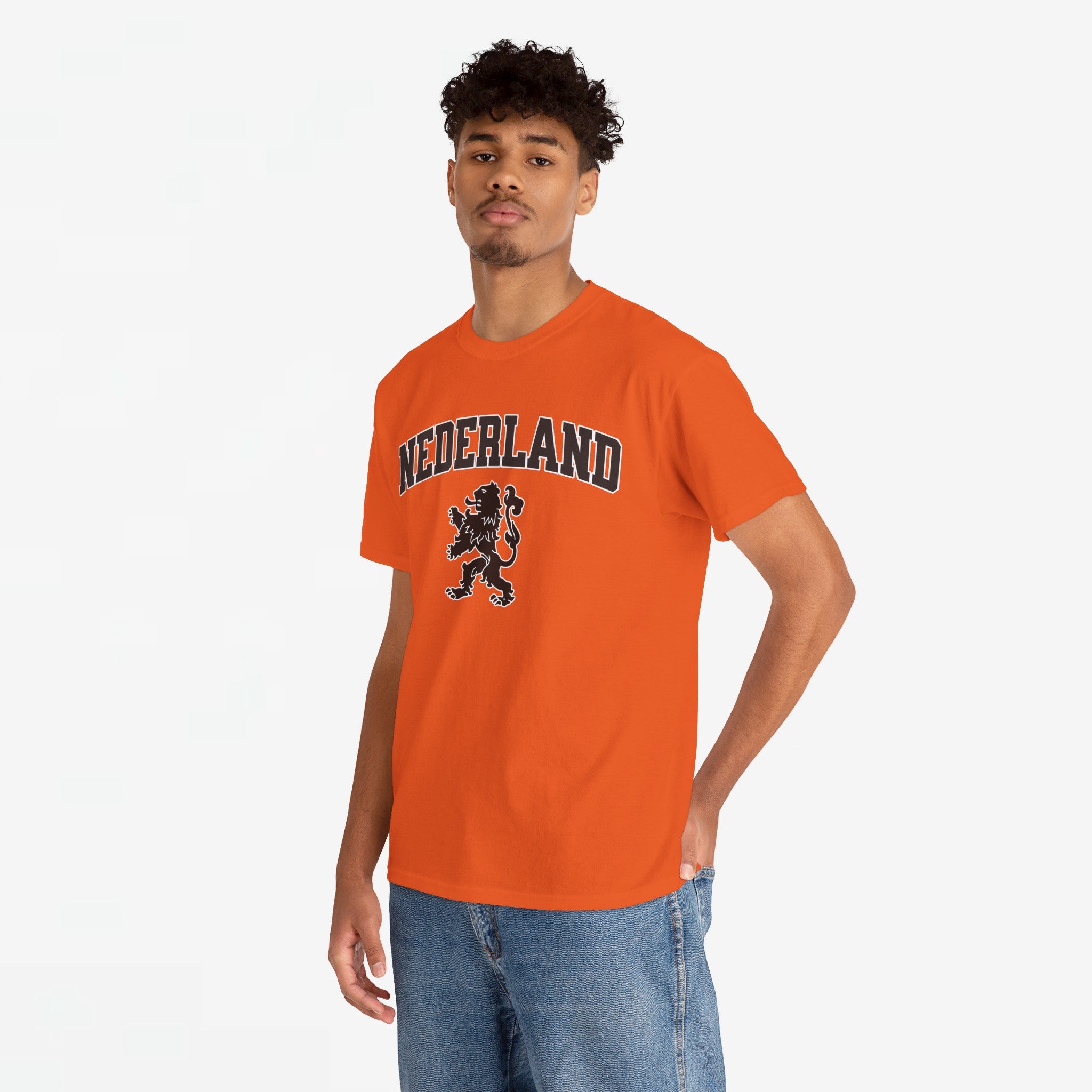 Oranje T-shirt voor EK, WK en Koningsdag - Personaliseer met Naam & Rugnummer - NEDERLAND met Leeuw (zwarte tekst)