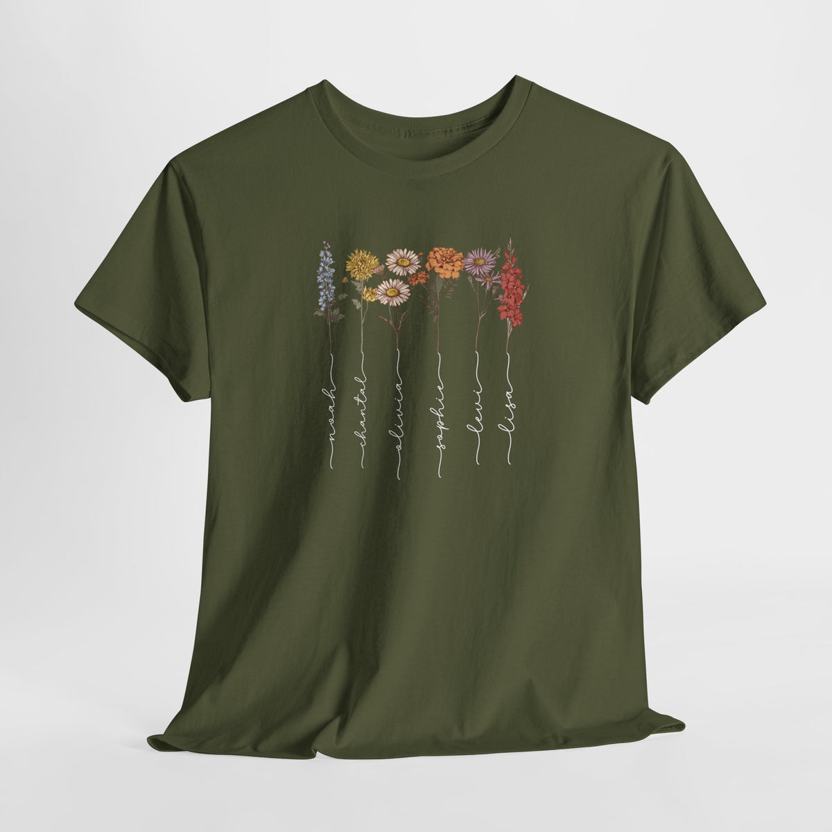 T-shirt olijfgroen met bloemenprint en sierlijke namen in wit op de borst