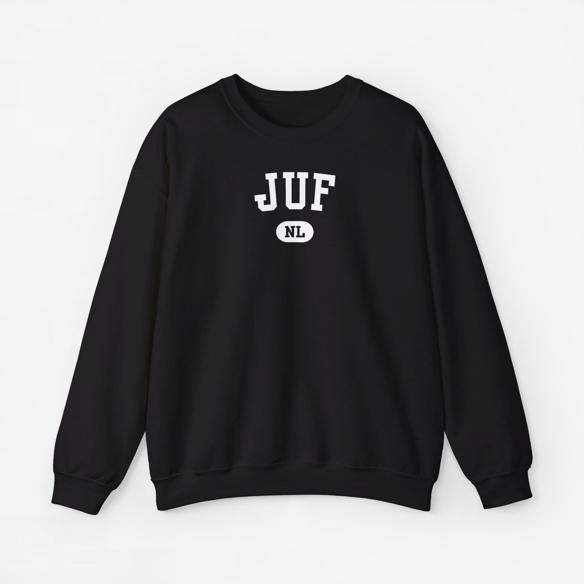 Zwarte sweater met ronde hals en JUF NL-print op de borst
