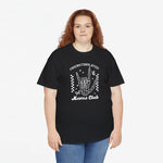 Donkere t-shirt met ronde hals en witte 'Moms Club' handprint op de borst