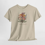 Beige T-shirt met bloemenprint en tekst "FAMILIE JANSEN" op de borst, vooraanzicht