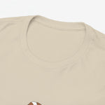 Oversized T-shirt beige close-up ronde hals en afwerking bij de kraag