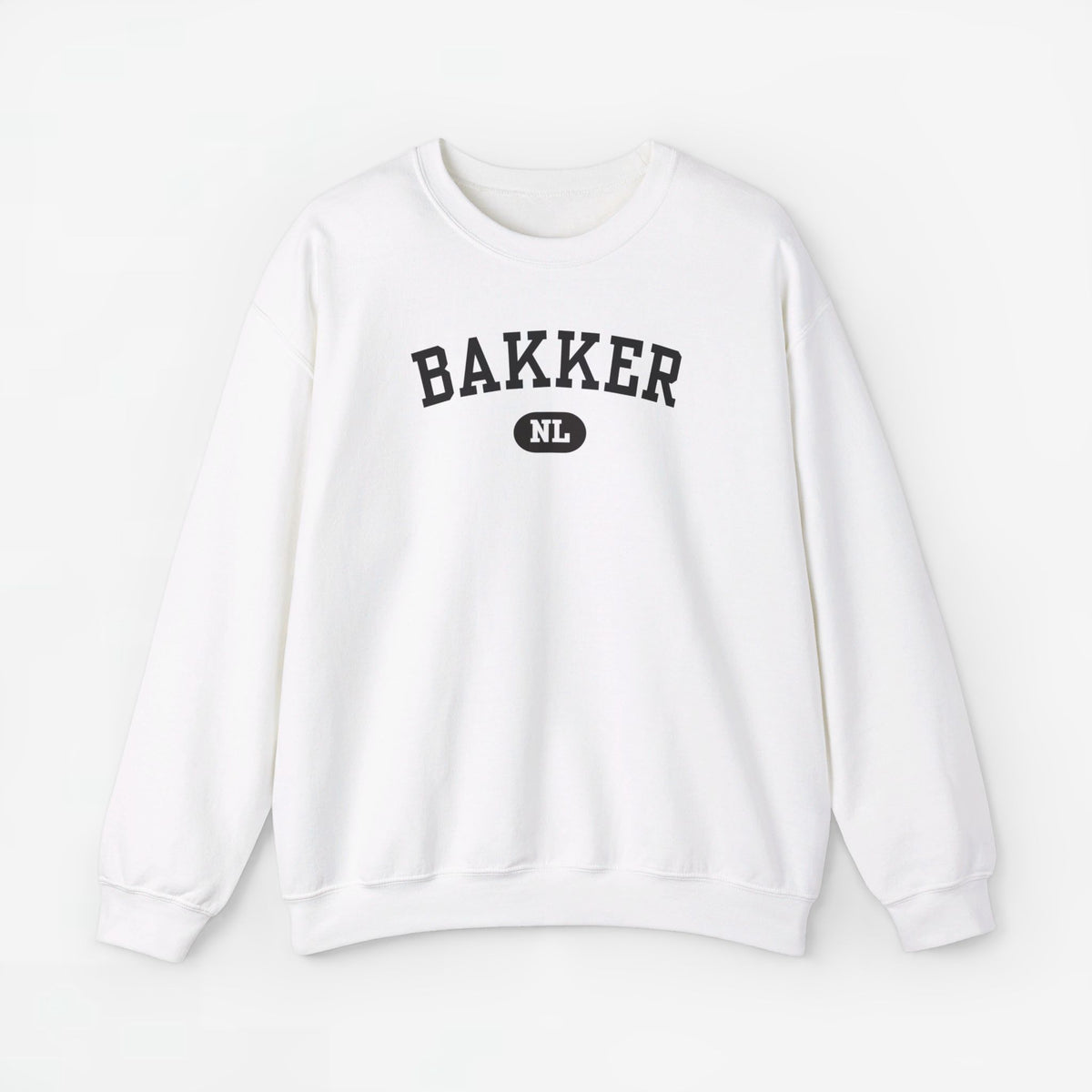 Witte sweater met ronde hals en BAKKER NL print op de borst