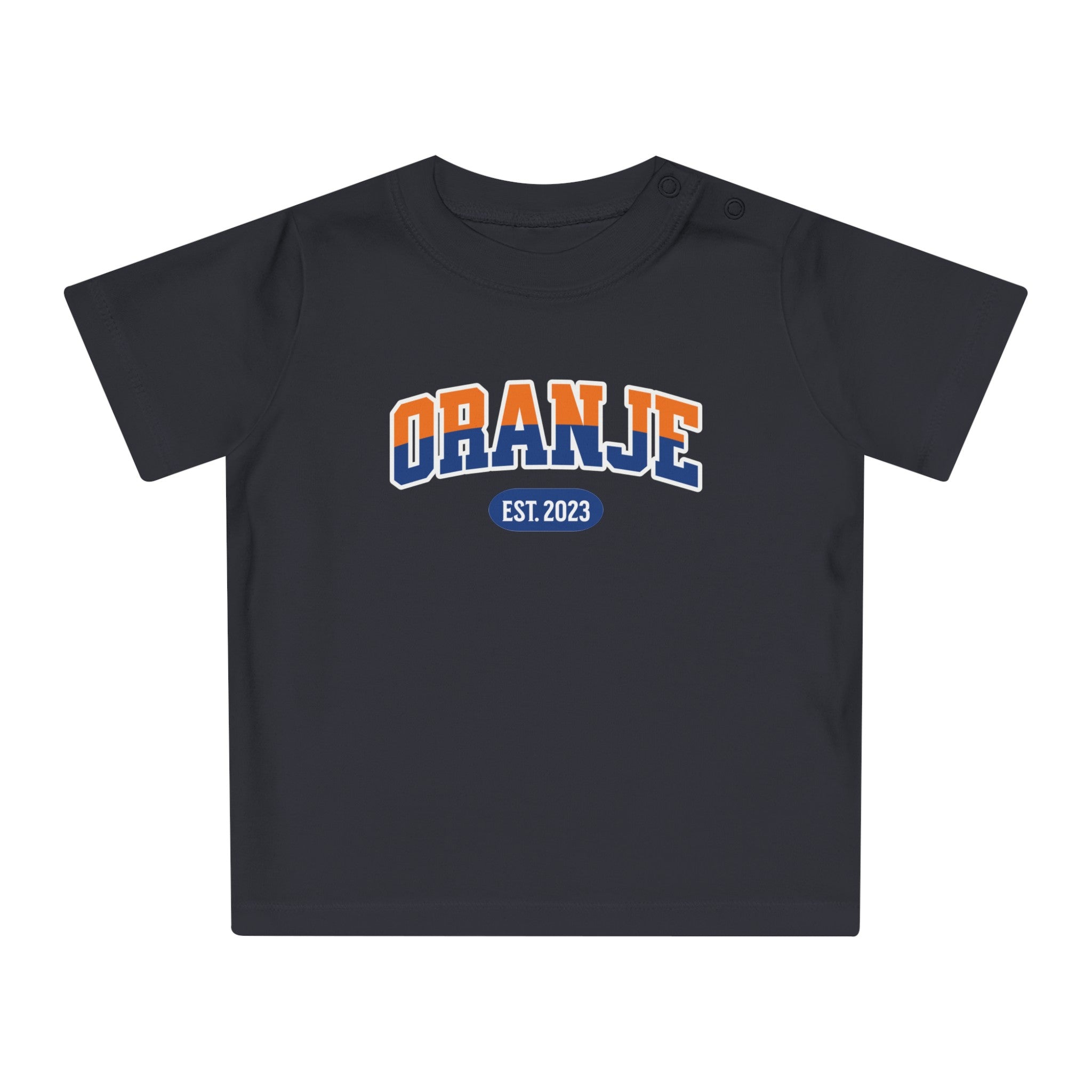 Baby T-shirt voor EK, WK en Koningsdag - Personaliseer met Naam, Jaar & Rugnummer - ORANJE (oranje en blauwe tekst)