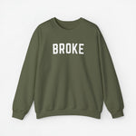 Sweatshirt met lange mouwen in olijfgroen met tekst BROKE op de borst.