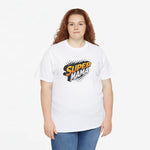 Witte oversized T-shirt met ronde hals en “Super Mama” print op borsthoogte