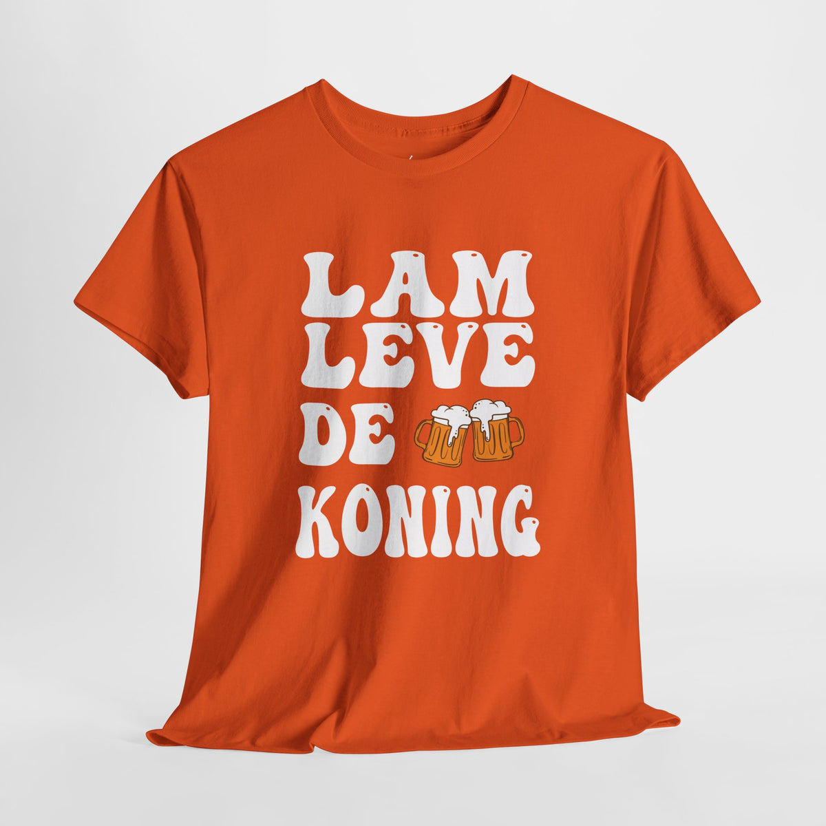 Heren oversized T-shirt oranje met grote witte tekstprint “LAM LEVE DE KONING”