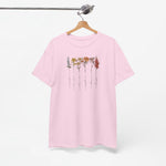 Roze T-shirt met ronde hals en bloemenprint, op hangertje