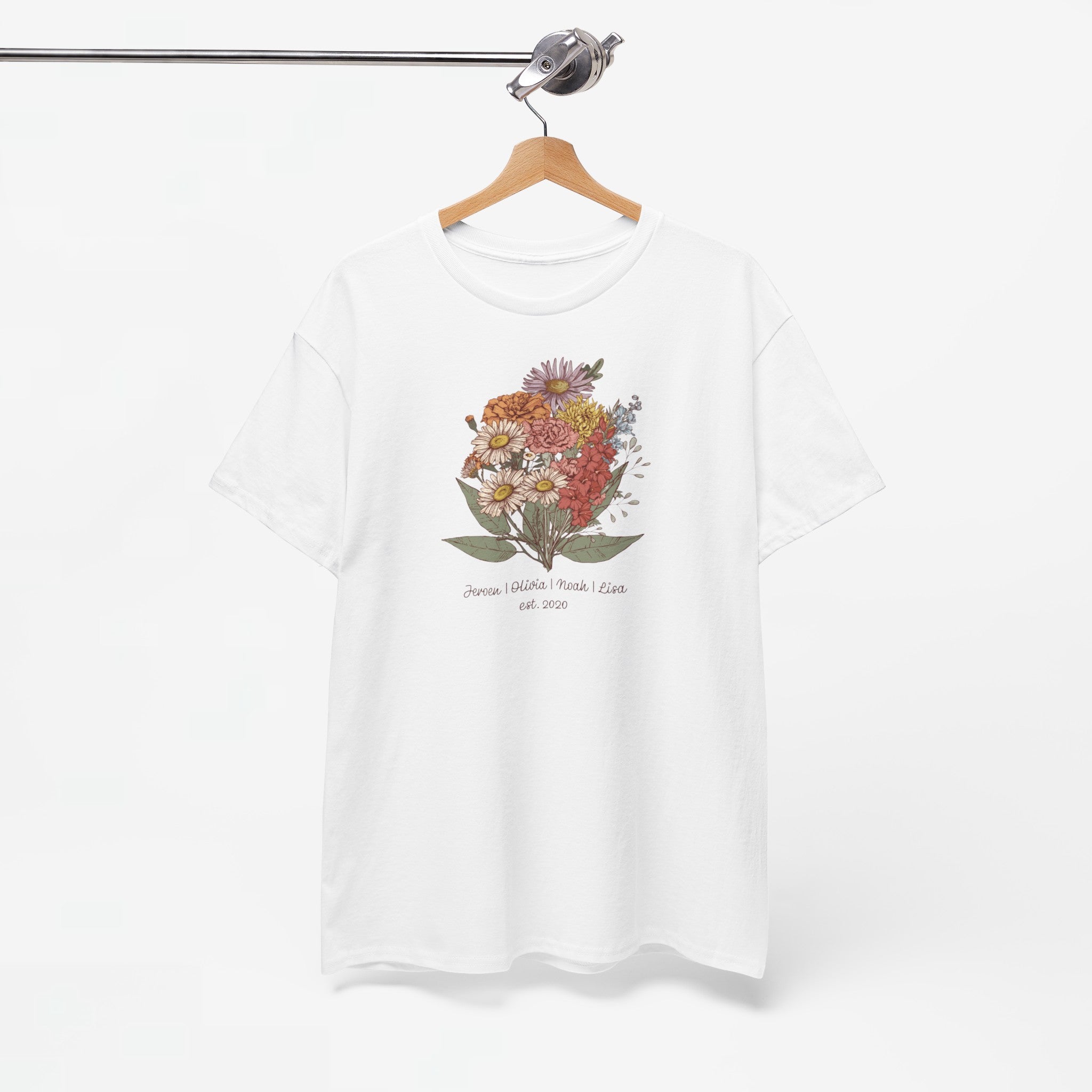 Gepersonaliseerde Moederdag Mama Cadeau - T-shirt - Familie Bloemen boeket met namen - EST [JAAR] Ver.2