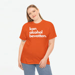 Oranje oversized T-shirt met voorprint 'kan alcohol bevattten.'