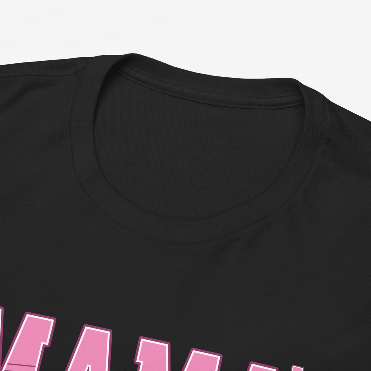 Zwarte T-shirt-hals met ronde boord en roze 'MAMA'-print