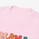 Roze t-shirt met ronde hals, close-up van Mama/Mommy/Bruh print