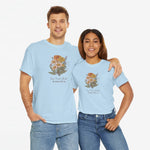 Lichtblauw T-shirt met bloemboeketprint op borst, ronde hals, korte mouwen.