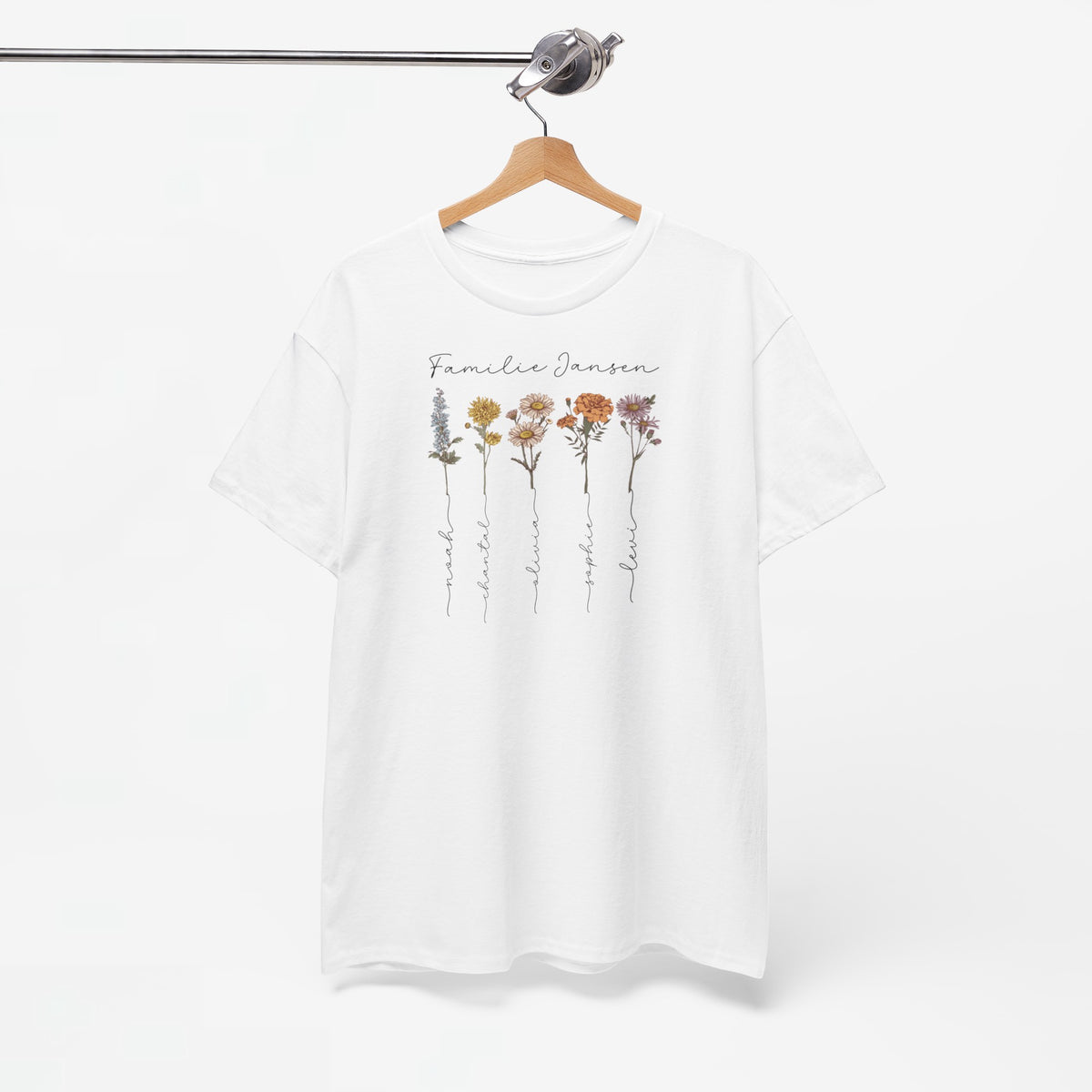 Wit T-shirt met bloemen- en namenprint, aan houten hanger, ronde hals