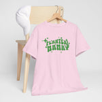 Roze oversized T-shirt op houten hanger met groene 'Planten Mama' print