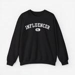 Zwarte sweater met ronde hals en 'INFLUENCER' borstprint met klein 'NL'.