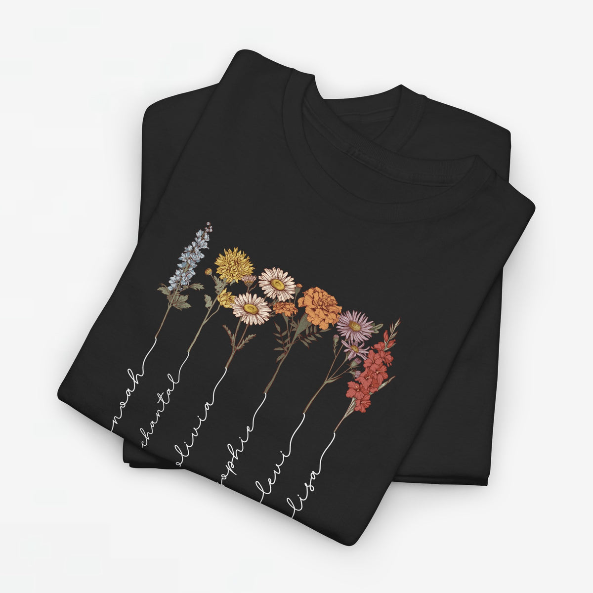 Zwart t-shirt met bloemenprint en witte sierlijke namen, shirtfront recht