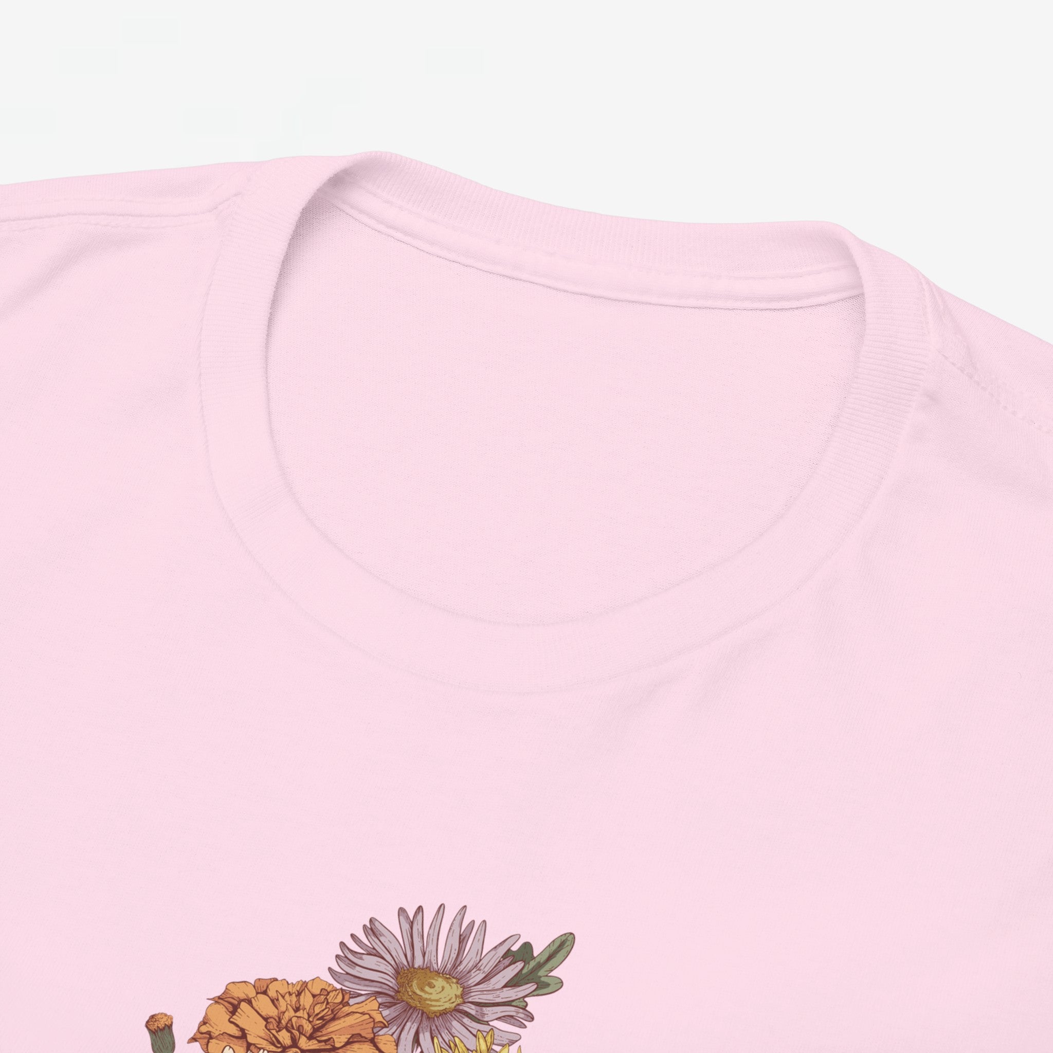 Gepersonaliseerde Moederdag Mama Cadeau - T-shirt - Oma's boeket met namen en geboortemaand bloemen