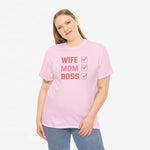Roze oversized t-shirt met opdruk 'WIFE MOM BOSS' en vinkjes