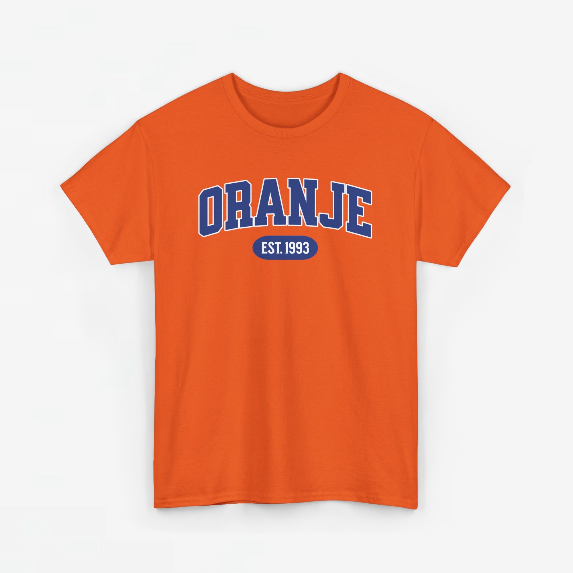 Oranje T-shirt voor EK, WK en Koningsdag - Personaliseer met Naam, Jaar & Rugnummer - ORANJE (blauwe tekst)