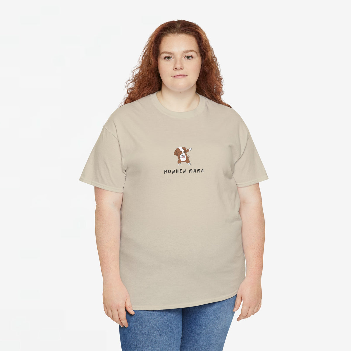 Oversized sandkleurige T-shirt met kleine borstprint 'Honden Mama' en hondenfiguur