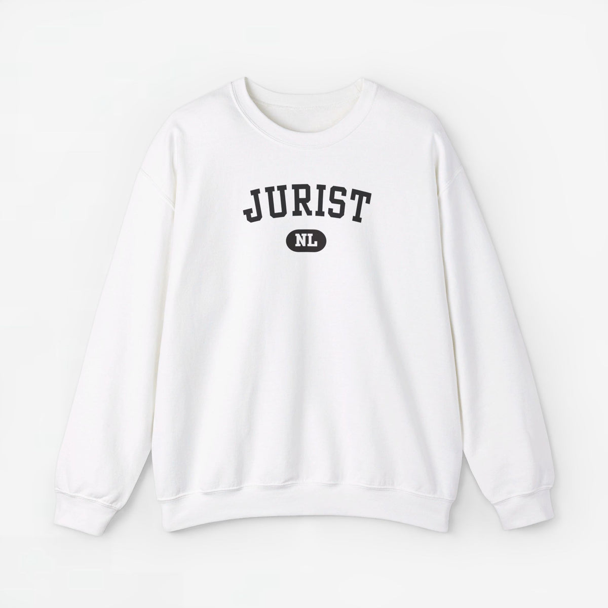 Witte sweater met borstprint “JURIST” en “NL” in ronde badge