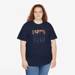 Navy T-shirt met bloemenprint en sierlijke tekstlijnen op de borst