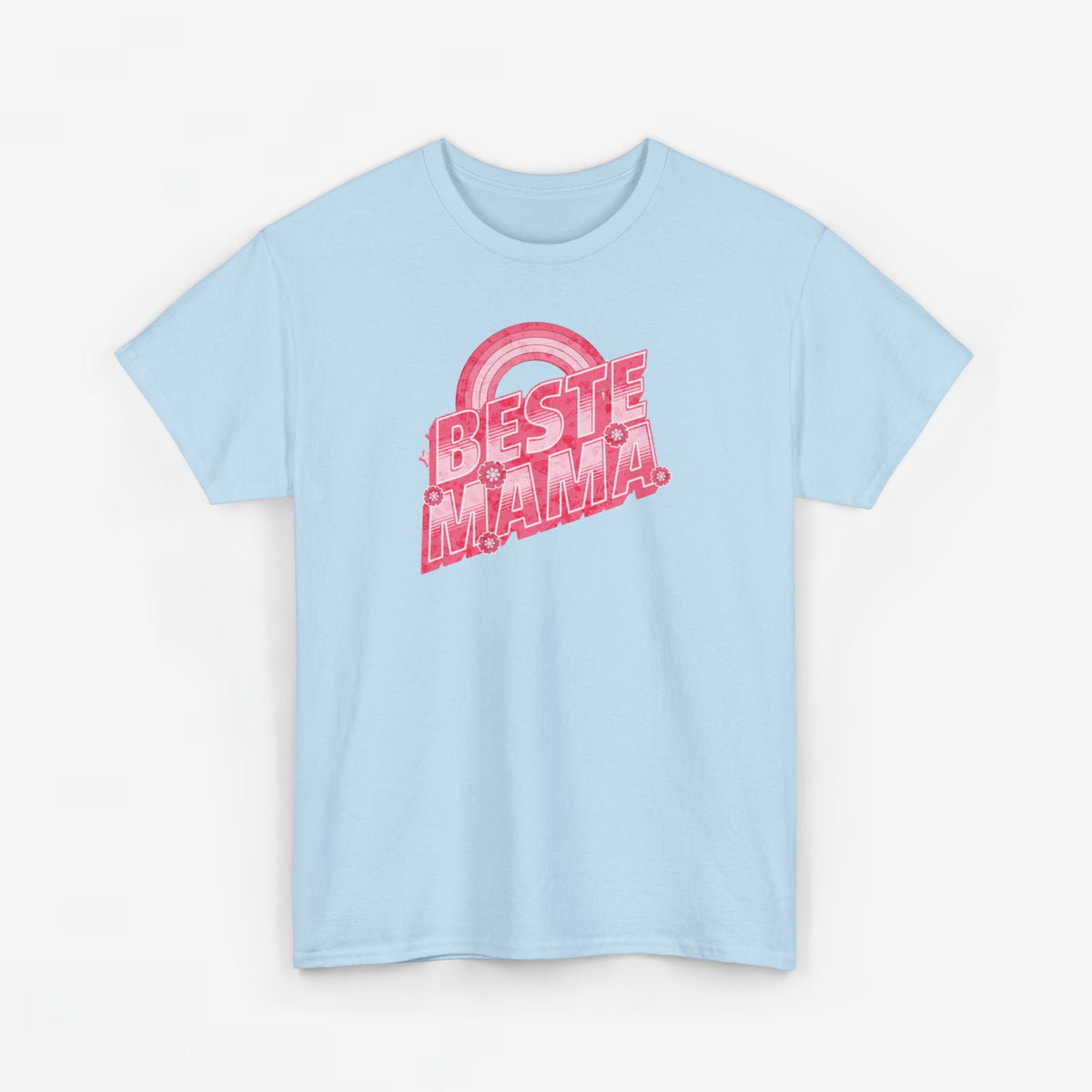 Lichtblauw T-shirt met ronde hals en rode opdruk “BESTE MAMA” op de borst.