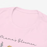 Roze T-shirt halsboord met cursieve tekst en bloemenprint, detail