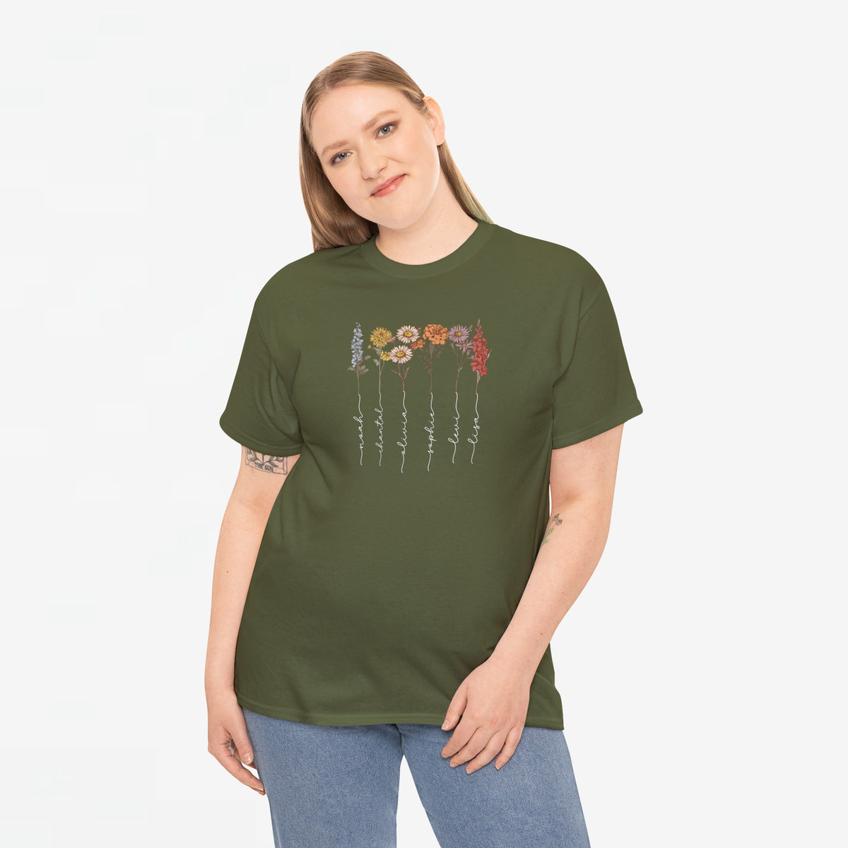 Groene T-shirt met bloemen en hangende stelenprint op de borst